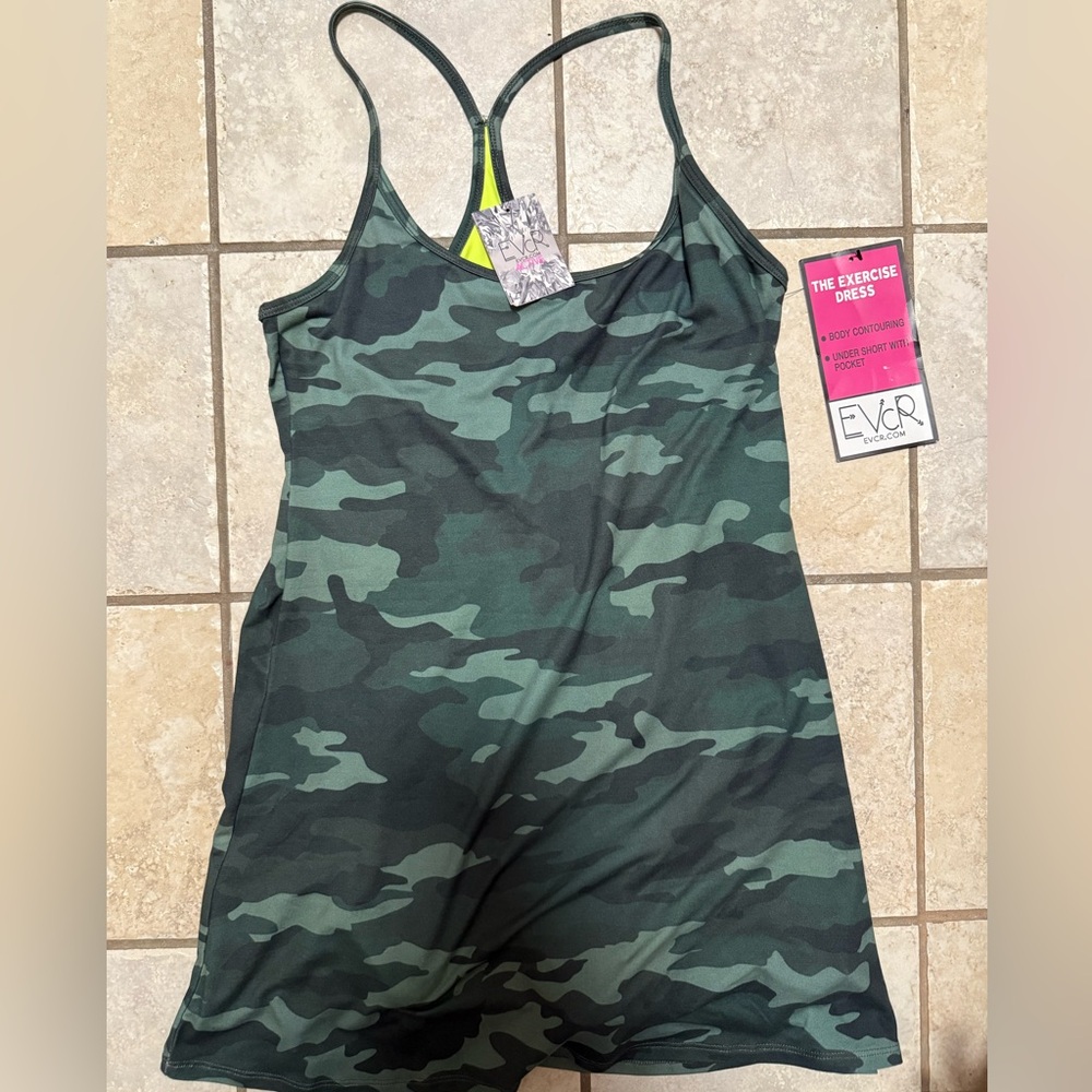 Evcr exercise dress size L nwt
